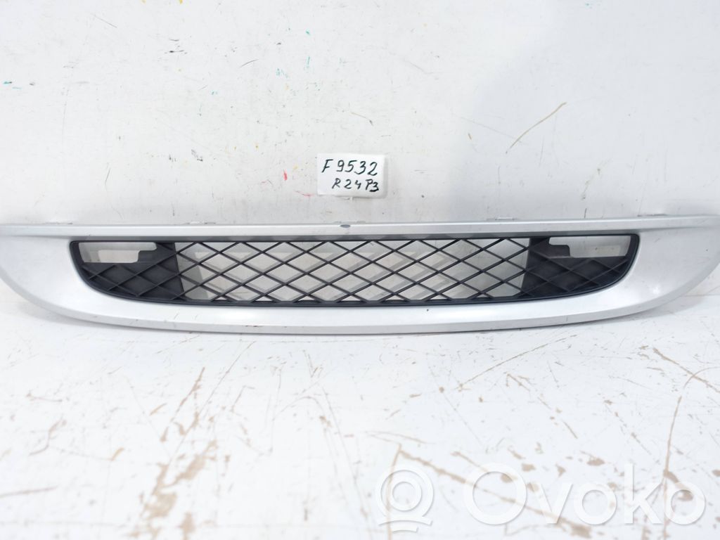 Rejilla delantera   A4518880015CAOEM,A4518880123