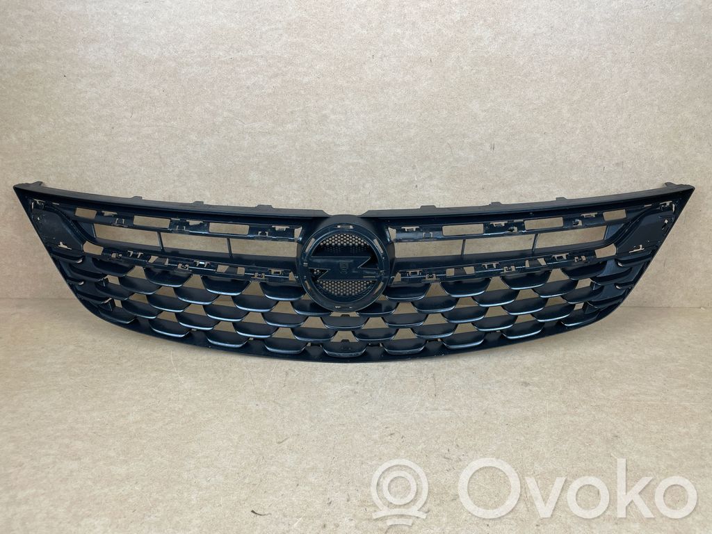 Front grill   321228108,99543500