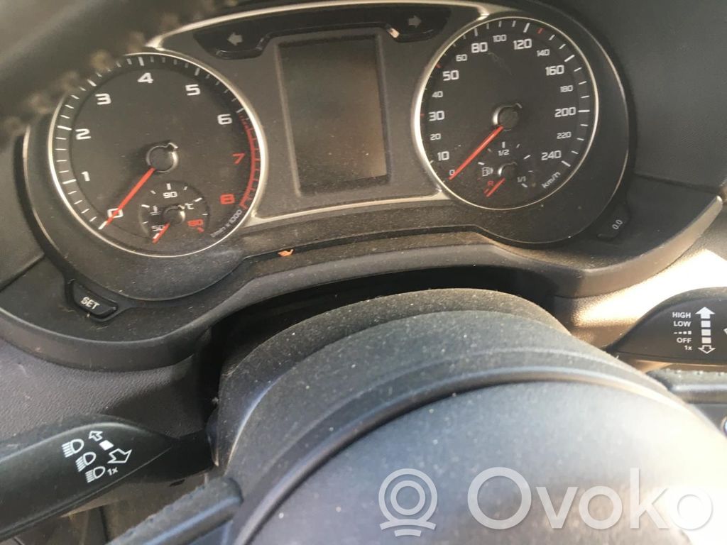 Audi A1 Speedometer (instrument cluster) 