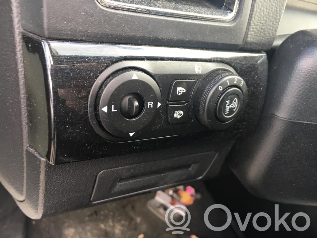 Chevrolet Captiva Wing mirror switch 