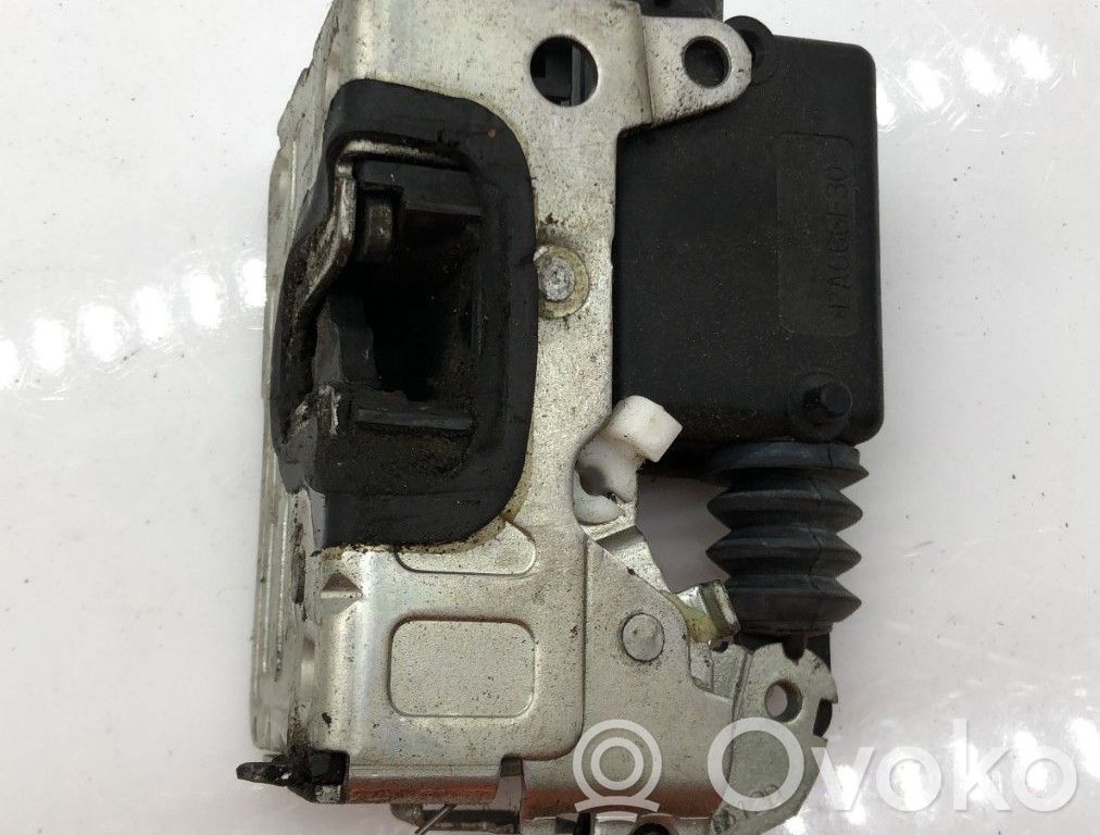 Dacia Duster Rear door lock 