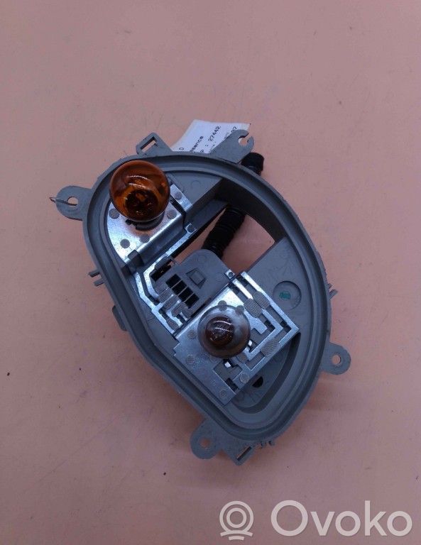 Porte ampoule de feu arrière