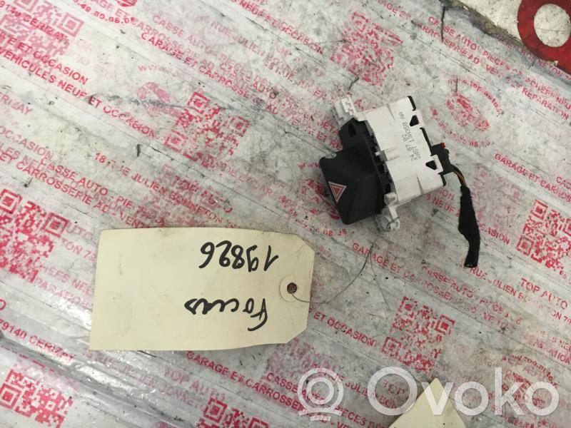 Ford Focus Hazard light switch 