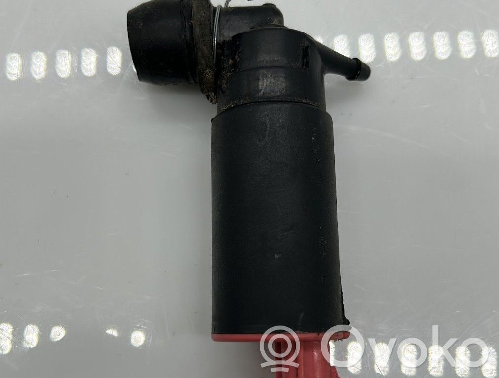 Land Rover Freelander Windscreen/windshield washer pump 