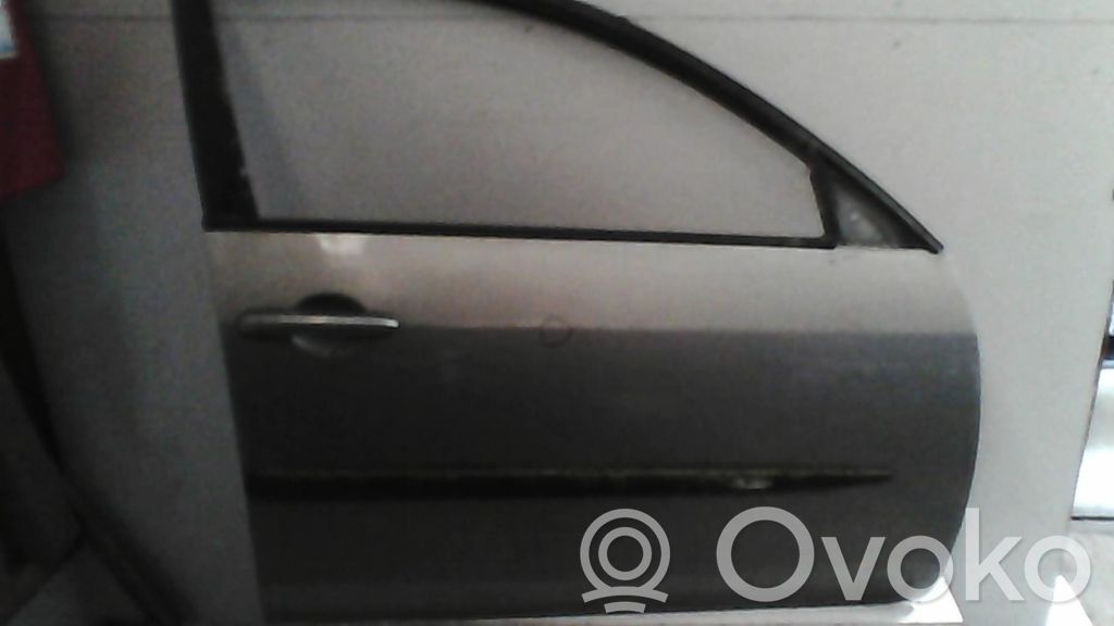 Nissan Primera Дверь 