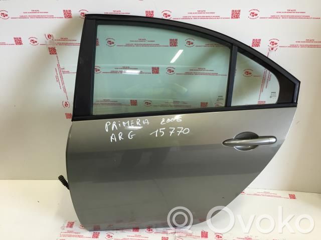 Nissan Primera Puerta trasera 