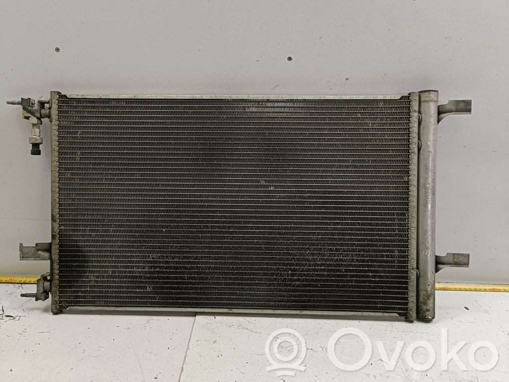 Opel Astra J Oro kondicionieriaus radiatorius aušinimo 