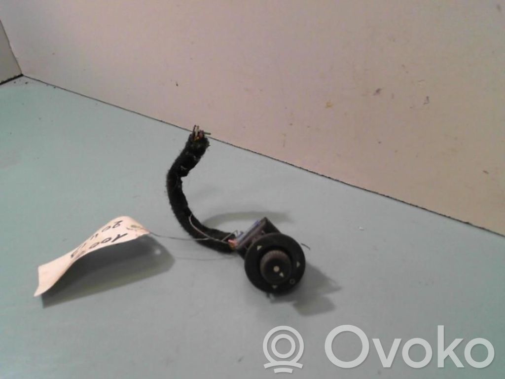 Peugeot 1007 Wing mirror switch 