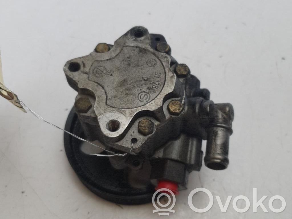 Peugeot 406 Ohjaustehostimen pumppu 
