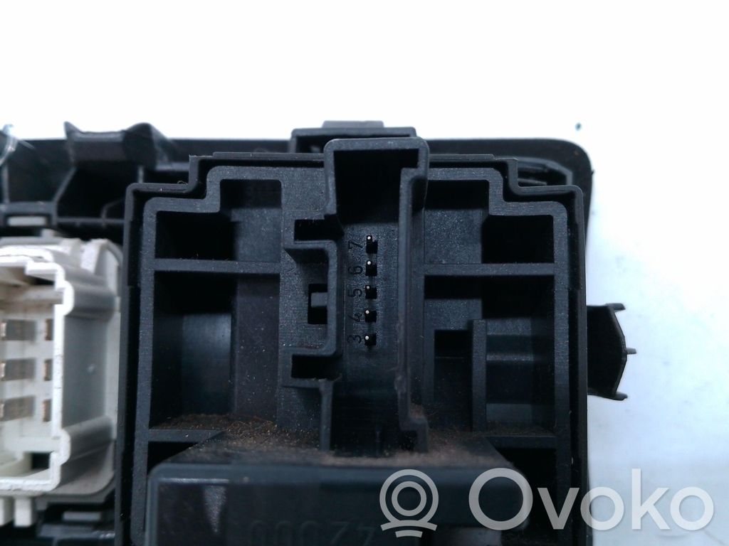 Renault Clio III Headlight level height control switch 
