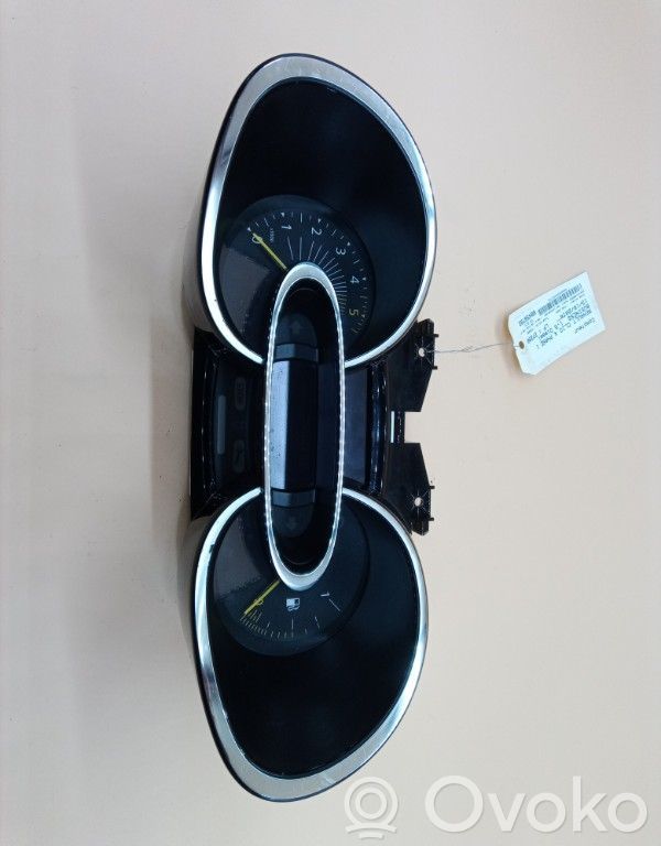 Renault Clio IV Speedometer (instrument cluster) 