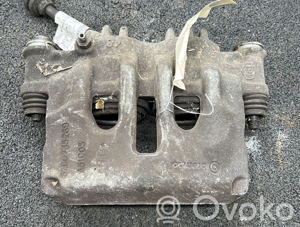 Renault Master III Передний суппорт 