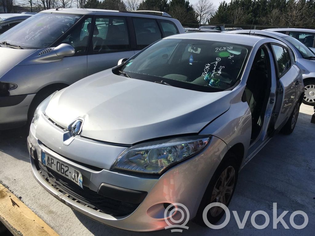 Renault Megane III Front bumper cross member 