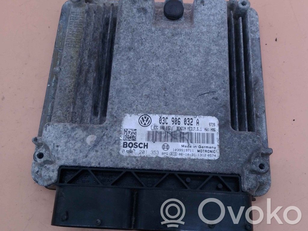 Volkswagen Golf V Engine control unit/module 