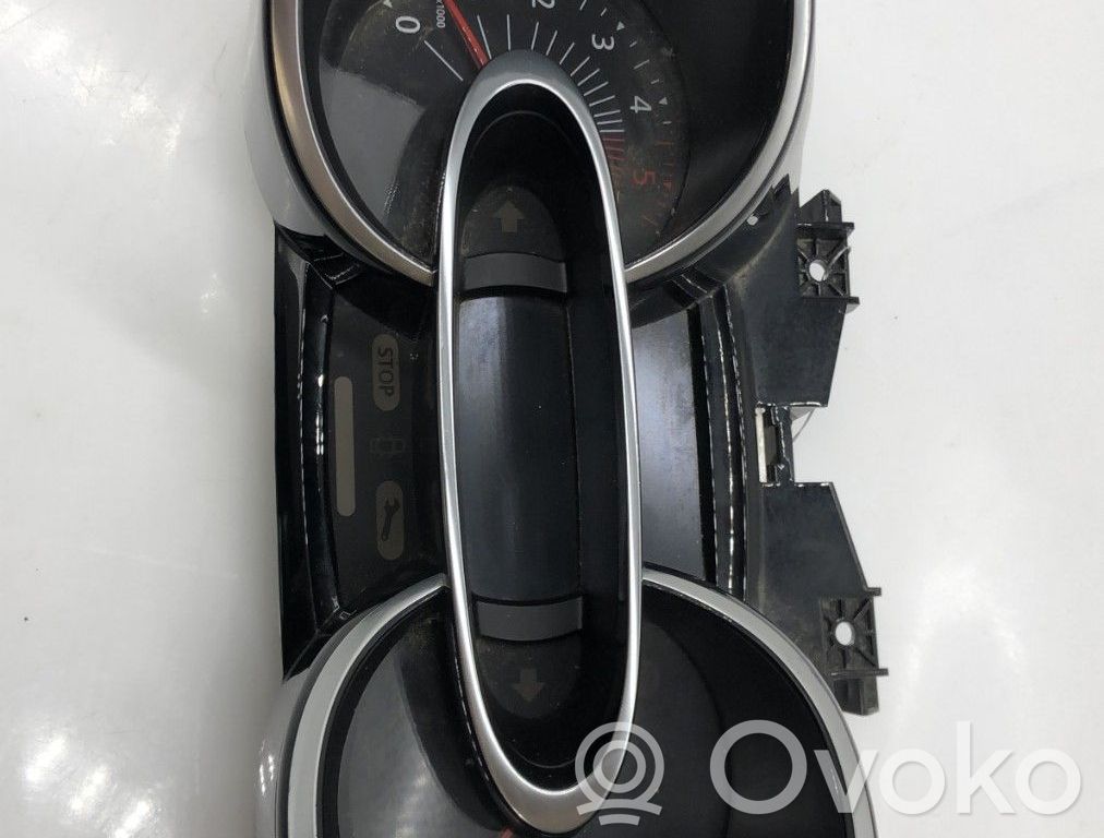 Renault Clio IV Speedometer (instrument cluster) 