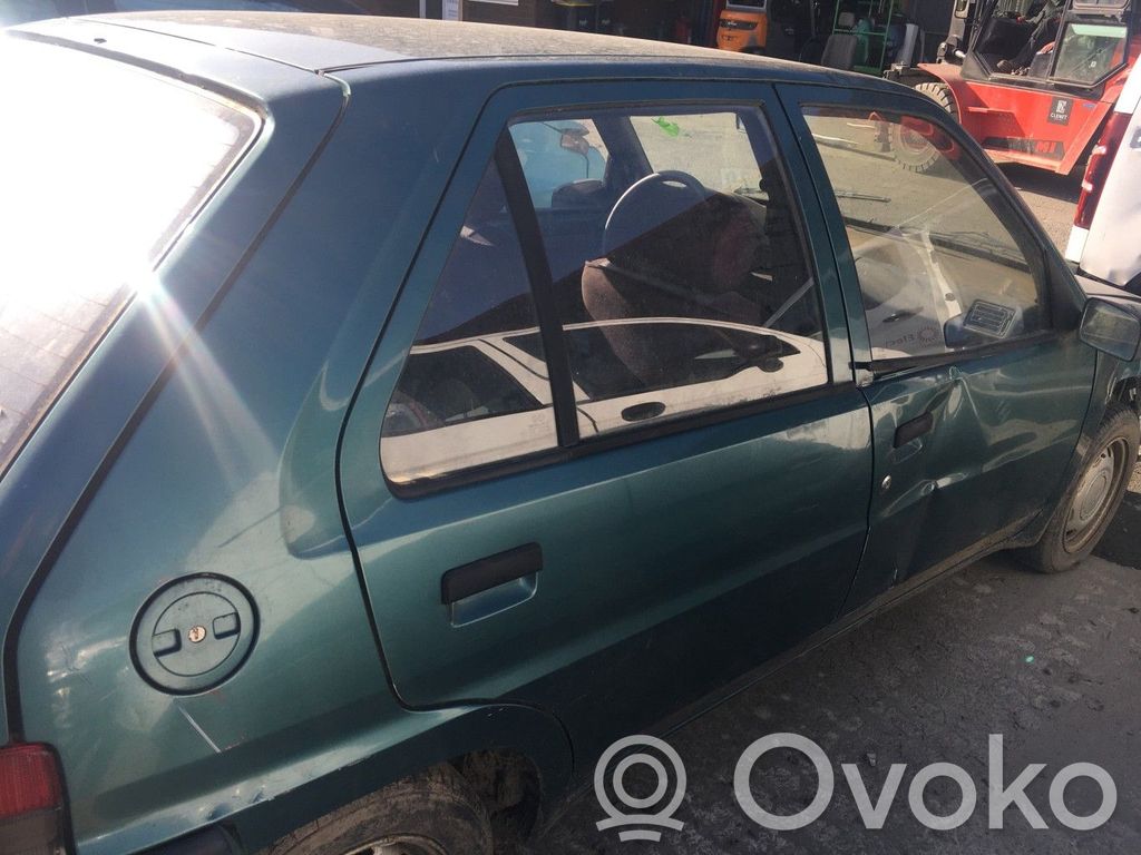 Peugeot 106 Puerta trasera 