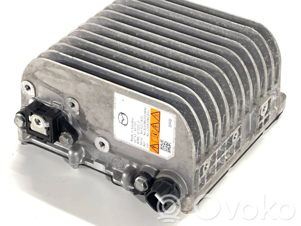 Mazda CX-30 Voltage converter inverter 