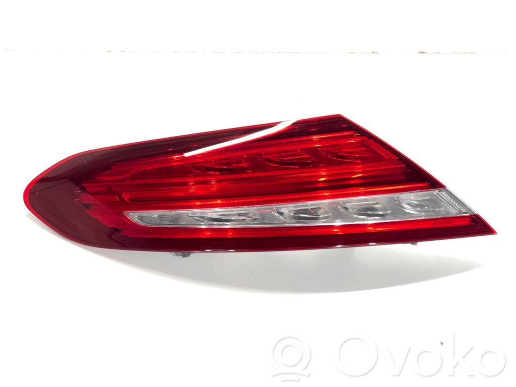 Mercedes-Benz C W205 Lampa tylna 