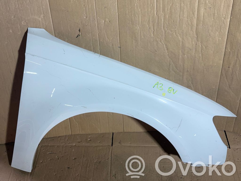 Sparnas   8V0821468E