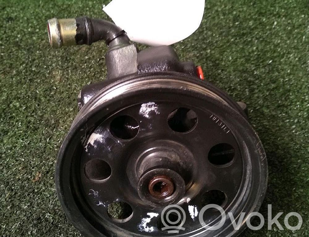 Power steering pump   1371089