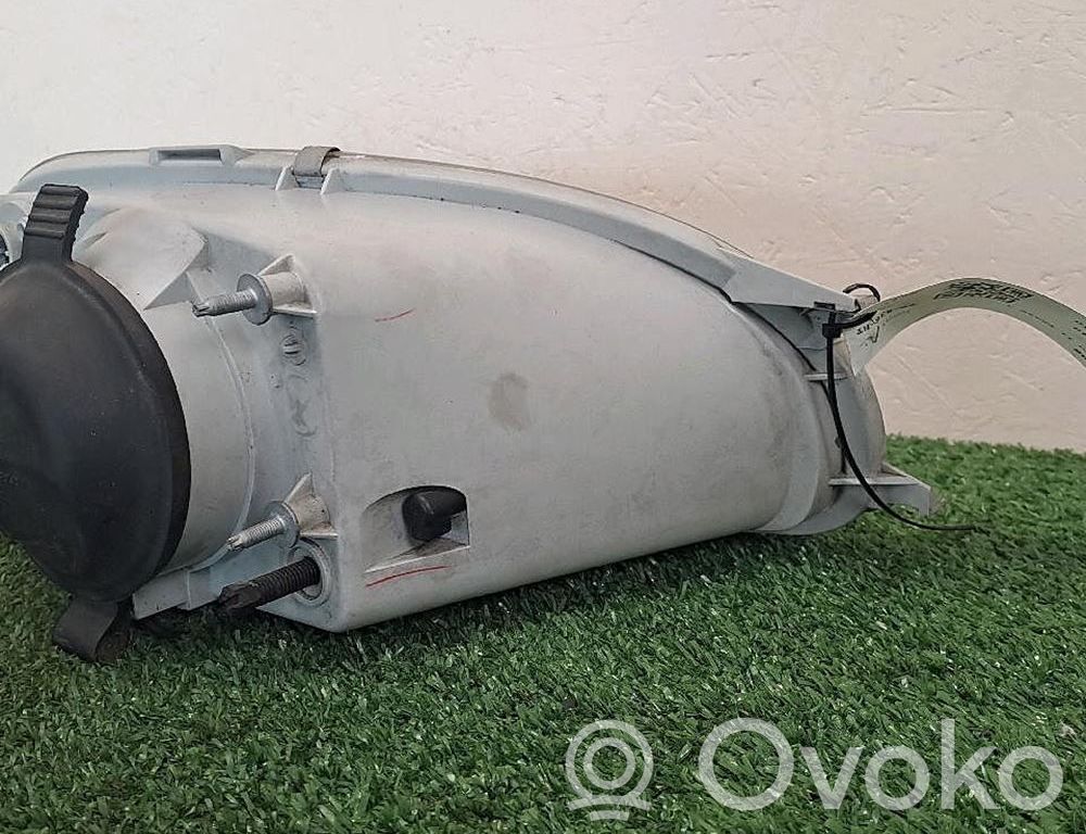Scheinwerfer   XBC104710