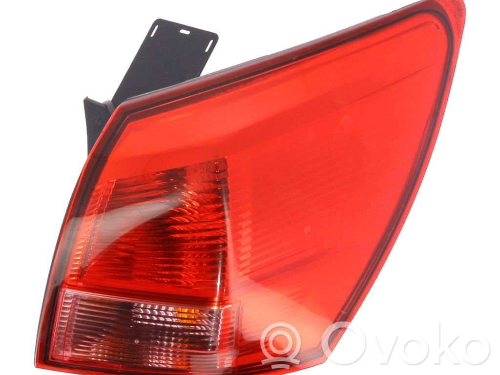 Nissan Qashqai Lampă spate în caroserie 