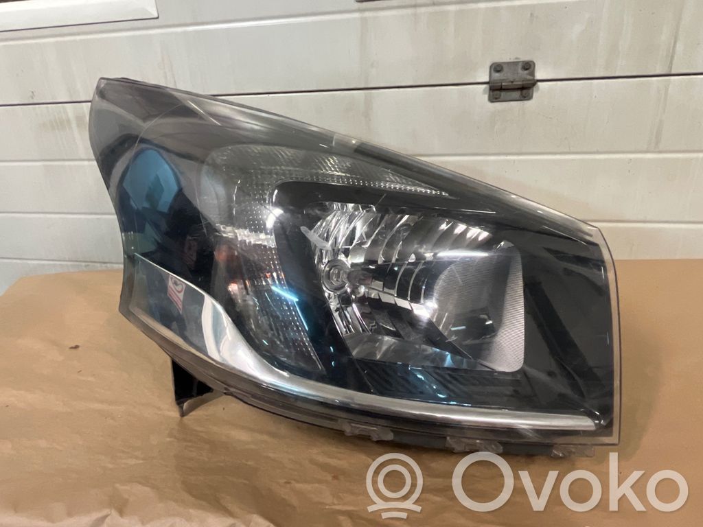 Opel Vivaro Scheinwerfer 