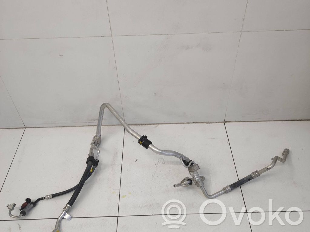 Audi Q8 e-tron Ilmastointilaitteen putki (A/C) 