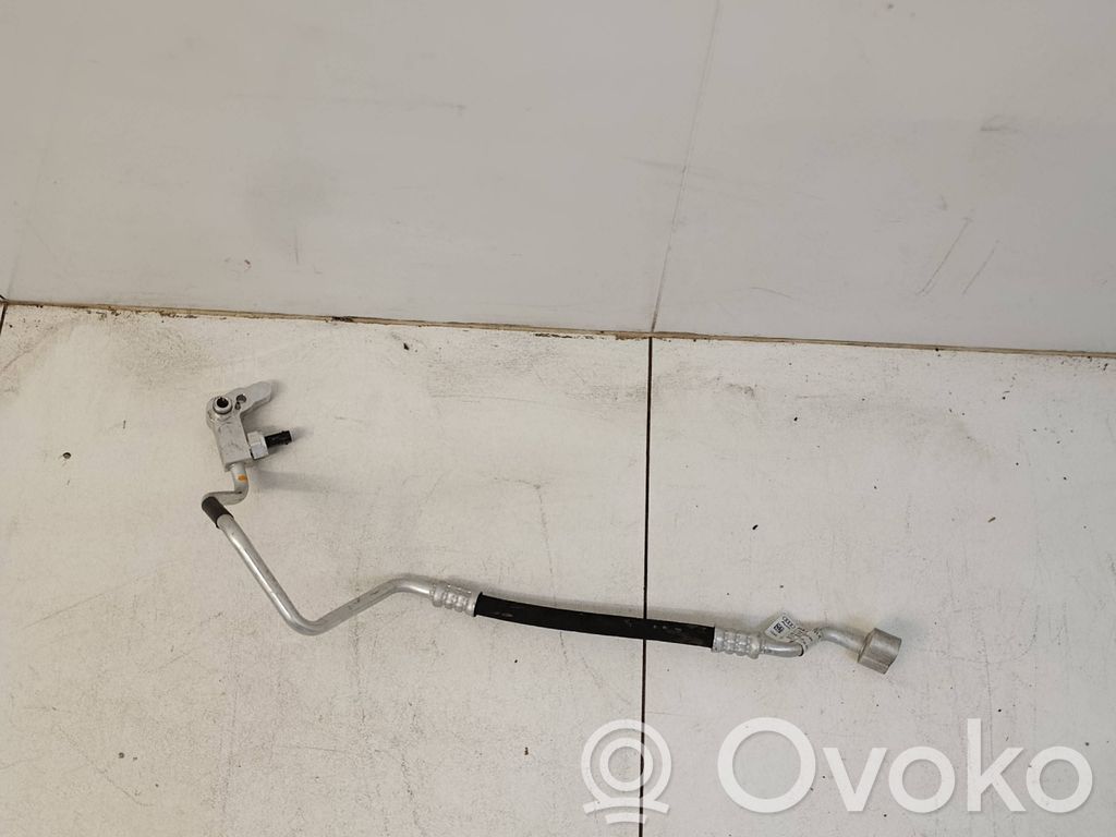 Audi Q8 e-tron Ilmastointilaitteen putki (A/C) 