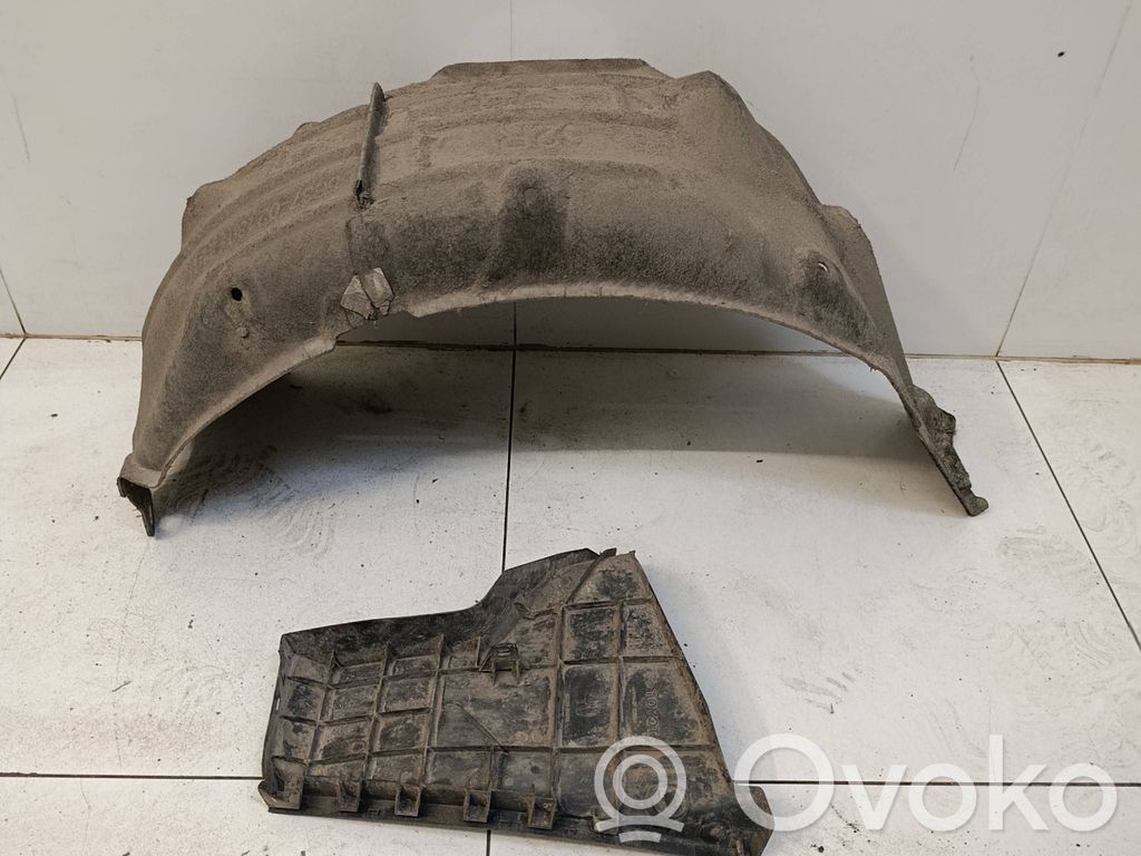 Toyota Corolla E210 E21 Takapyörän sisälokasuojat 