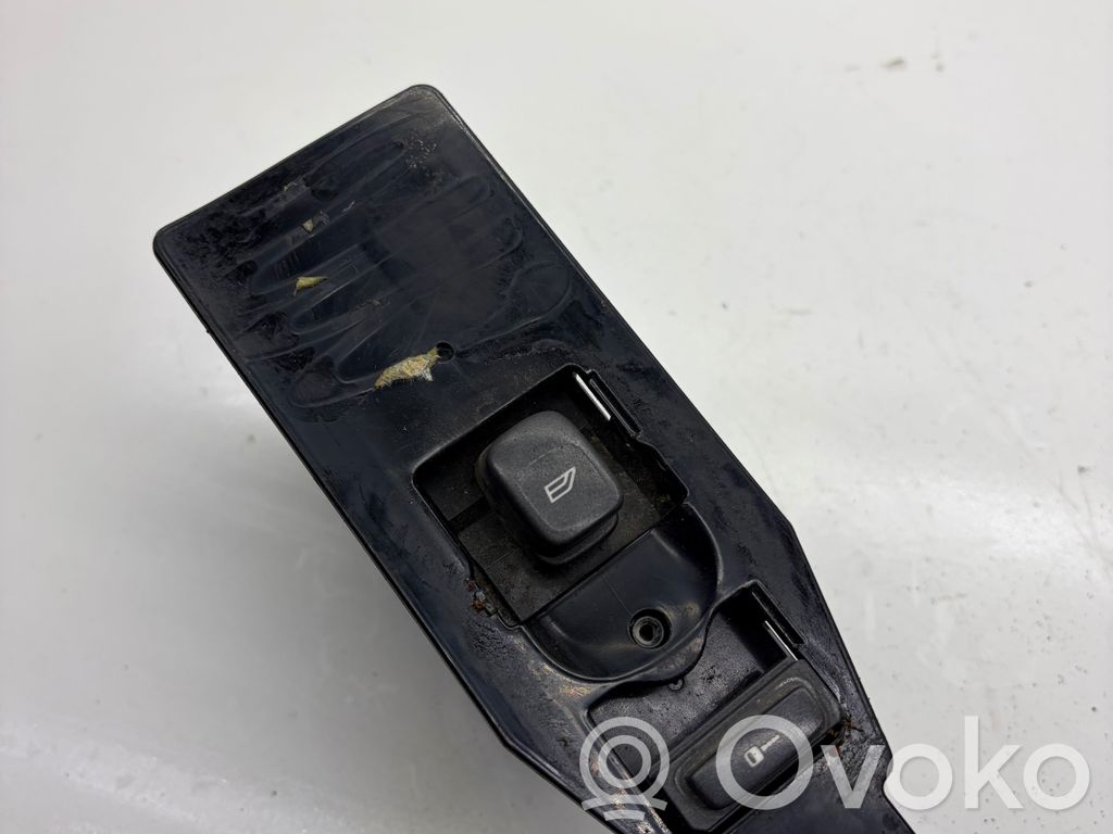 Volvo V70 Electric window control switch 