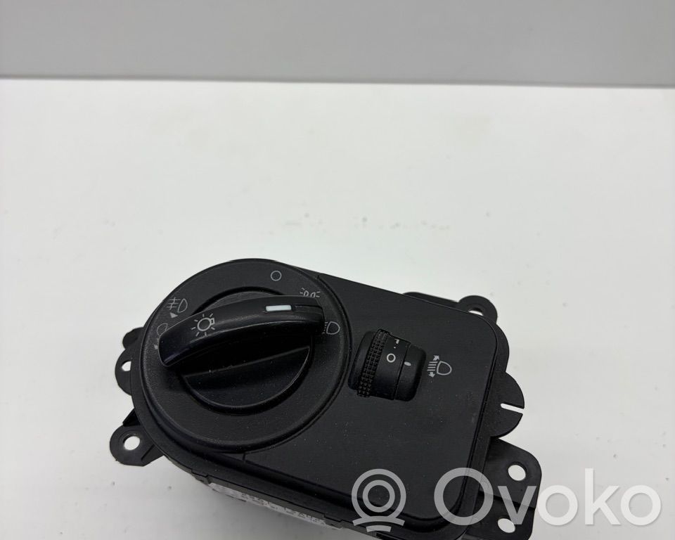 Ford Fiesta Interruptor de luz 