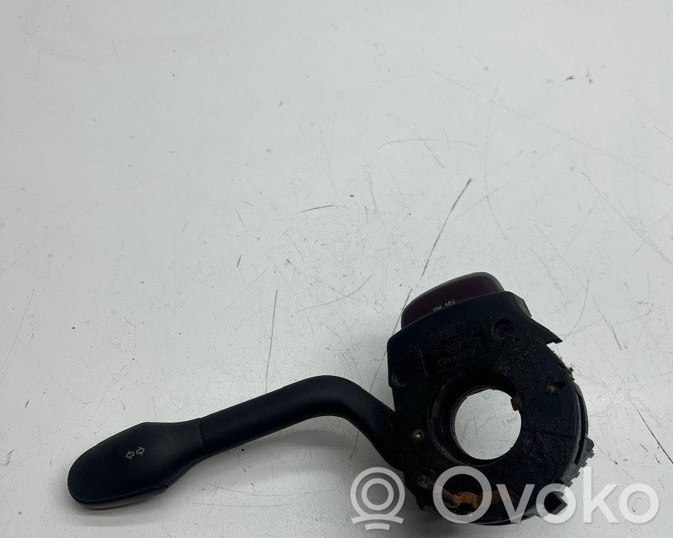 Volkswagen Golf III Palanca de intermitentes 