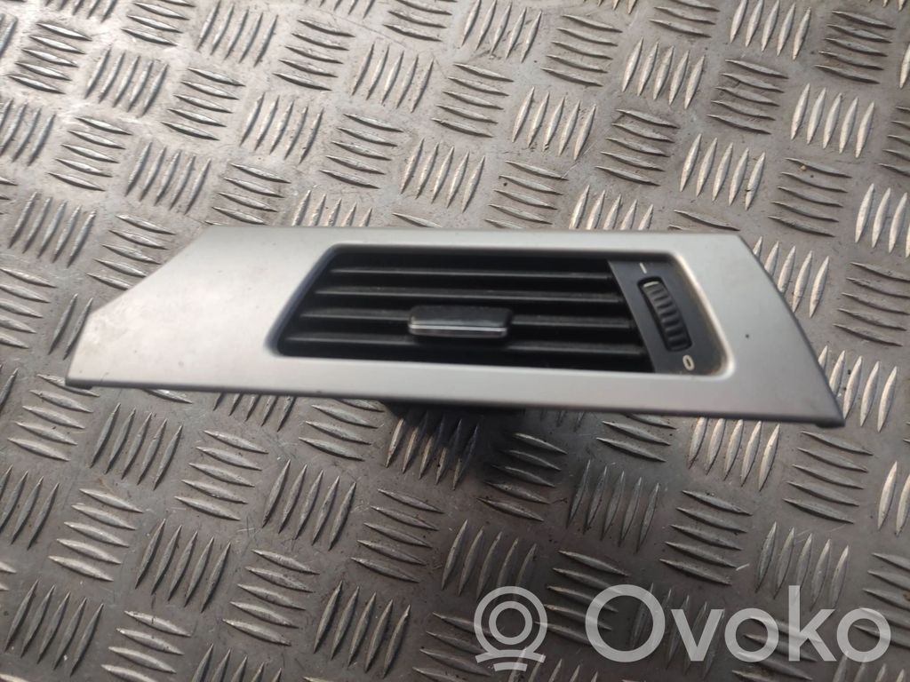 BMW 3 E90 E91 Šoninės oro grotelės 