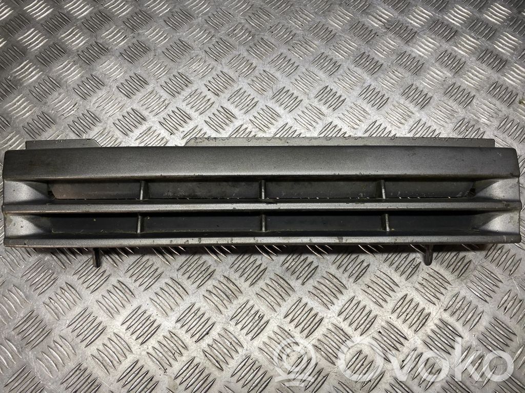Opel Vectra A Etusäleikkö 