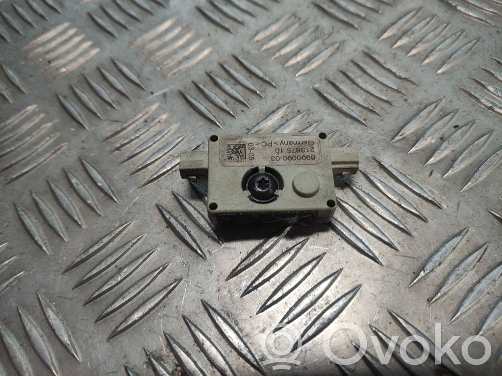 Antenas pastiprinātājs   21367510,11836400,6990090