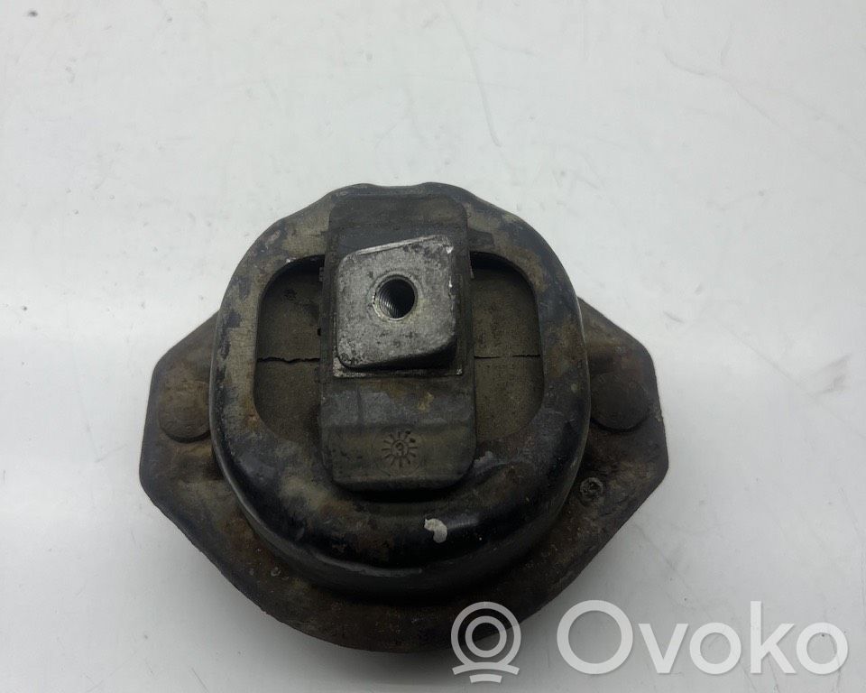 BMW 7 E65 E66 Variklio pagalvė 