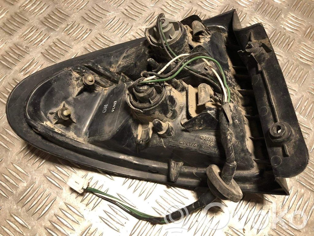 Mazda 323 Galinis žibintas kėbule 