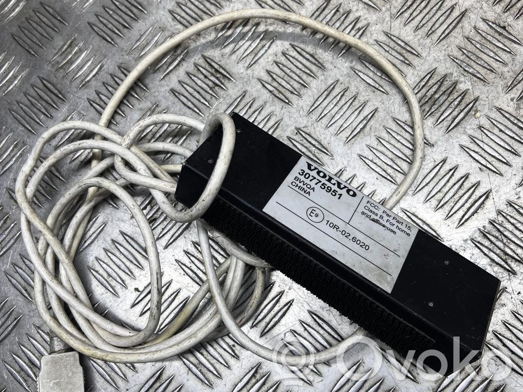Volvo XC70 iPod connector socket 