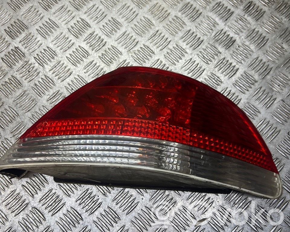 Rear/tail lights   011237011238