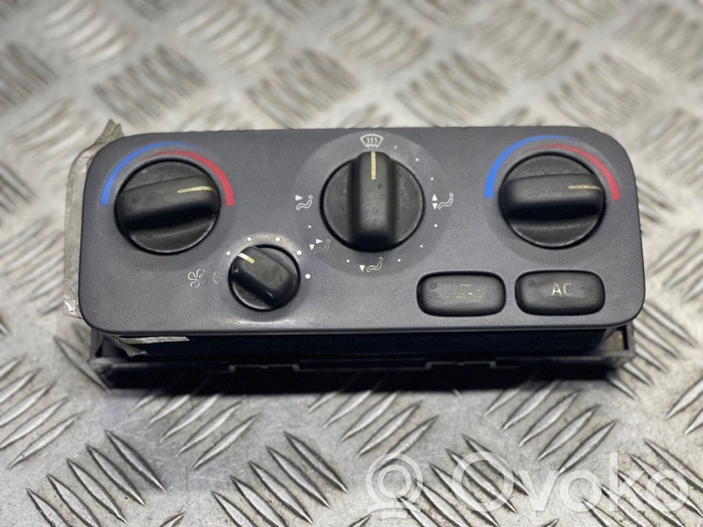 Volvo V70 Climate control unit 