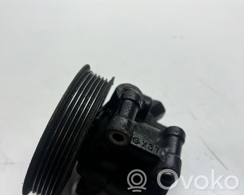 Ford Focus Ohjaustehostimen pumppu 