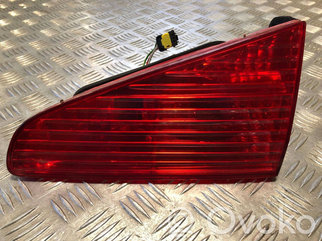 Peugeot 607 Galinis žibintas kėbule 