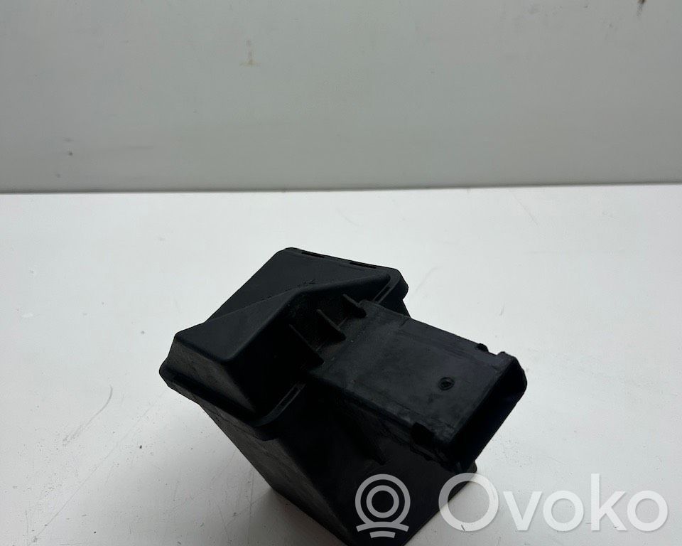 Ford Focus Intake resonator 