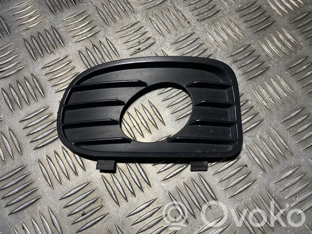 Opel Vectra B Etusumuvalon ritilä 