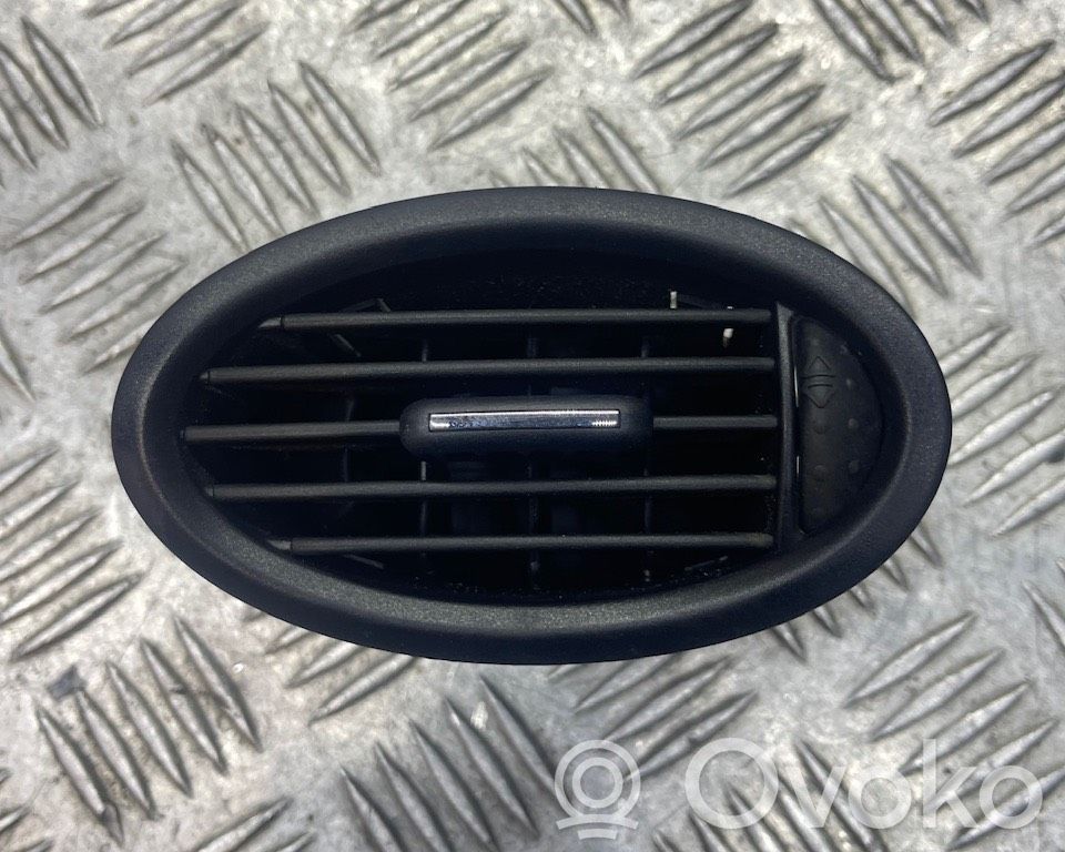 Mercedes-Benz A W168 Boczna kratka nawiewu deski rozdzielczej 