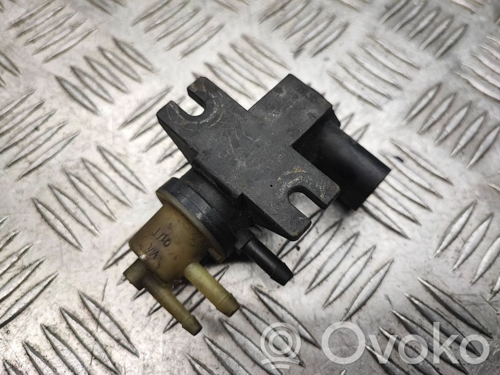 Volkswagen PASSAT B6 Vacuum valve 