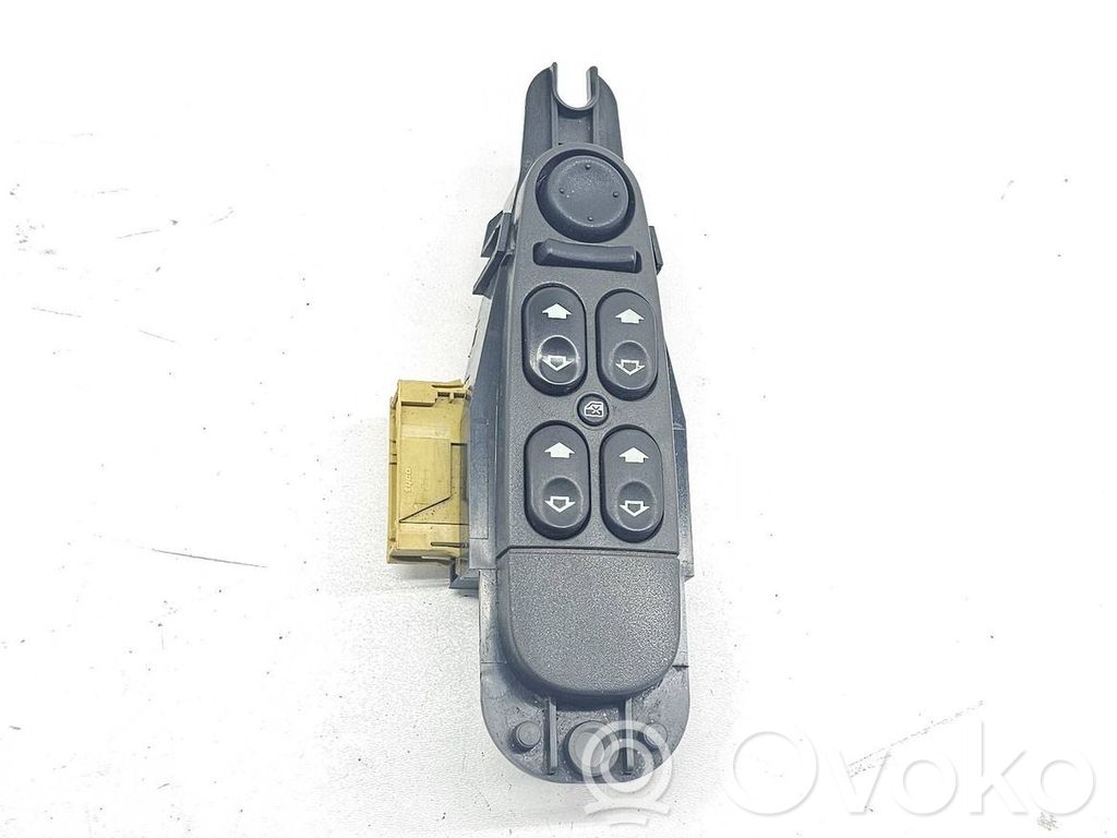 Electric window control switch   2R8314540CD,05192004