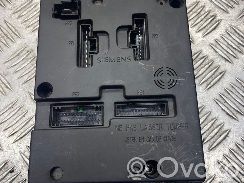 Renault Laguna I Fuse module 