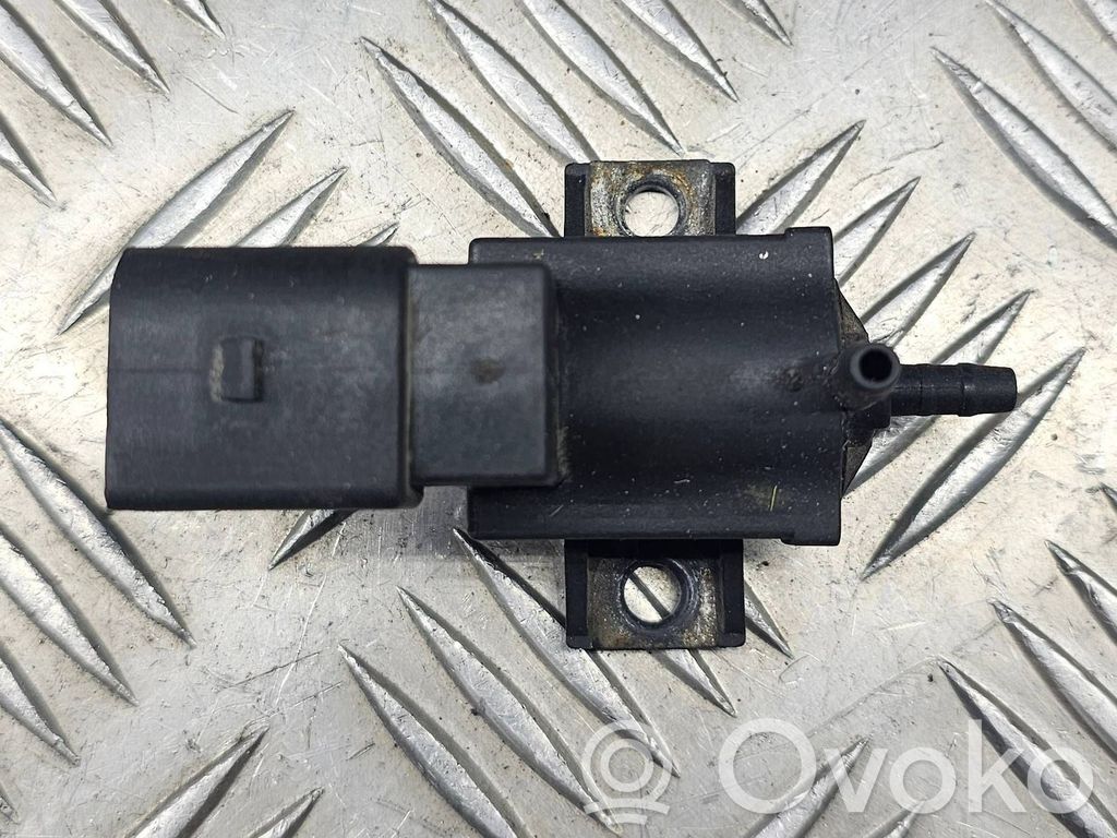 Volkswagen PASSAT B6 Solenoid supapă turbosuflantă 